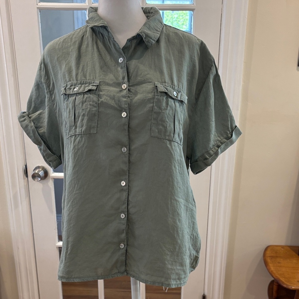 Nicole Miller Olive Green Linen Button-Front Short Sleeve Shirt. Size L